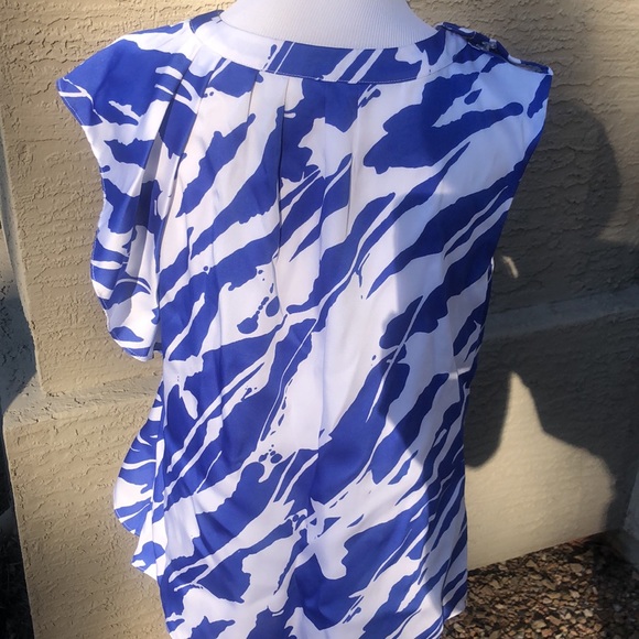 NWT! Michael Kors Sleeveless Blue & White Bold Print Ruffled Pleated Blouse!! - Picture 4 of 11